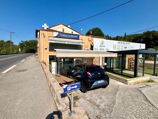 Local commercial 104 m² · à Grasse · 104 m² · 370 000 €