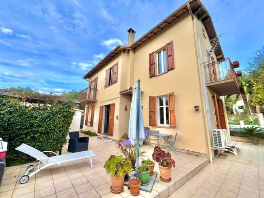 Maison 5 pièces 110 m² · à Cannes-la-Bocca · 110 m² · 499 000 €