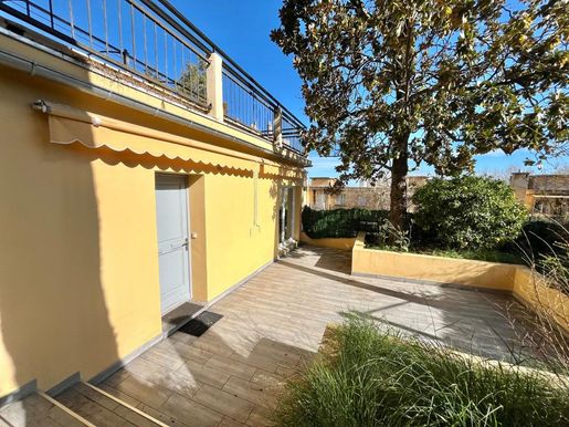 Maison 2 pièces 47 m² · à Grasse · 47 m² · 192 000 €