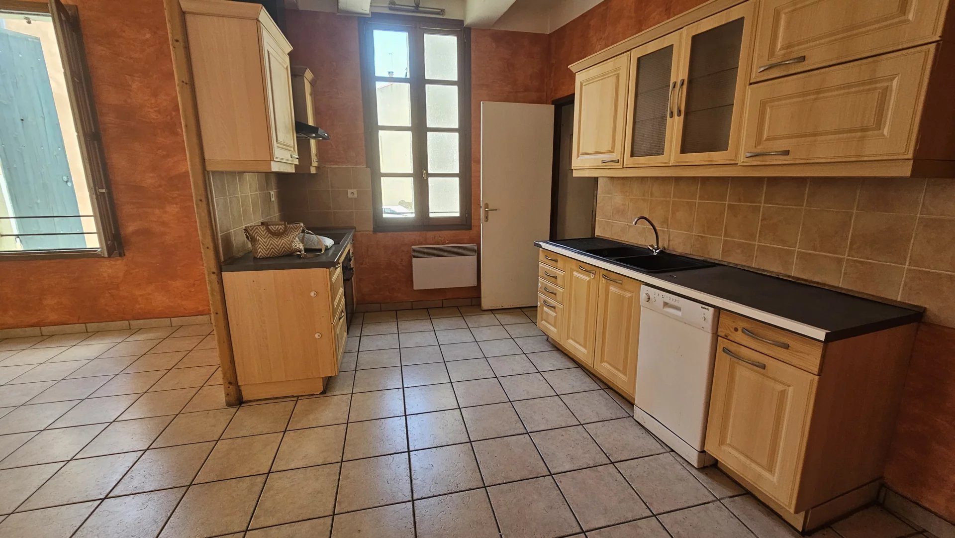 Purchase: Apartment (11100)