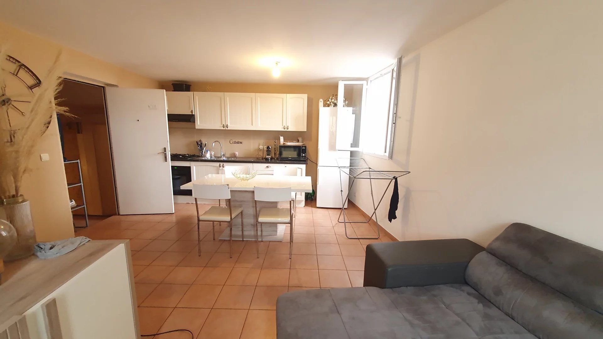 Purchase: Apartment (11100)