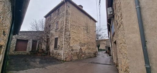 Maison 6 pièces 147 m² · à Villeneuve-les-Corbières · 147 m² · 55 000 €