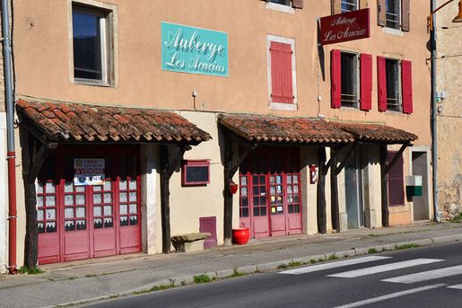 Maison 8 pièces 220 m² · à Courniou · 220 m² · 219 000 €