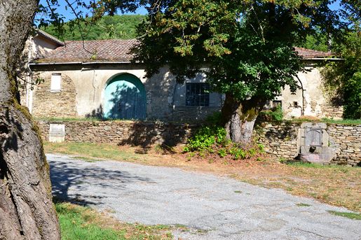 Maison 200 m² · à Courniou · 200 m² · 87 000 €