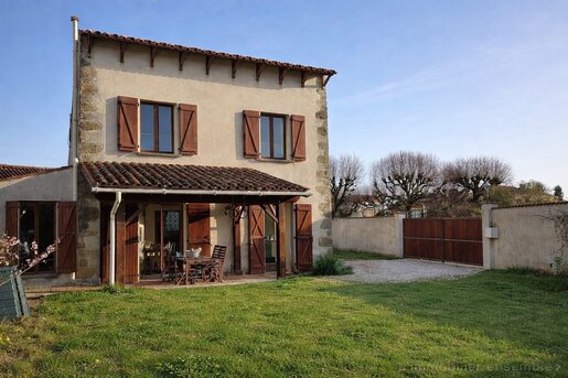 Maison 4 pièces 92 m² · à Paillé · 92 m² · 155 000 €