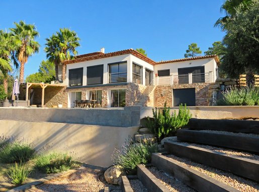 Maison 10 pièces 397 m² · à Roquebrune-sur-Argens · 397 m² · 1 508 000 €