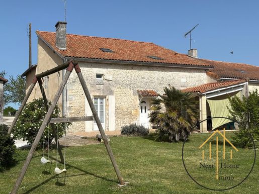 Maison 7 pièces 197 m² · à Montmoreau · 197 m² · 209 900 €