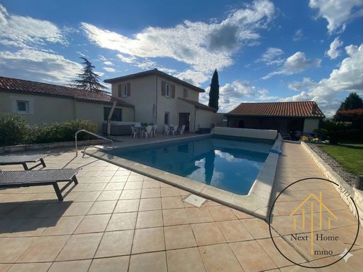 Maison 8 pièces 212 m² · à Oriolles · 212 m² · 335 000 €