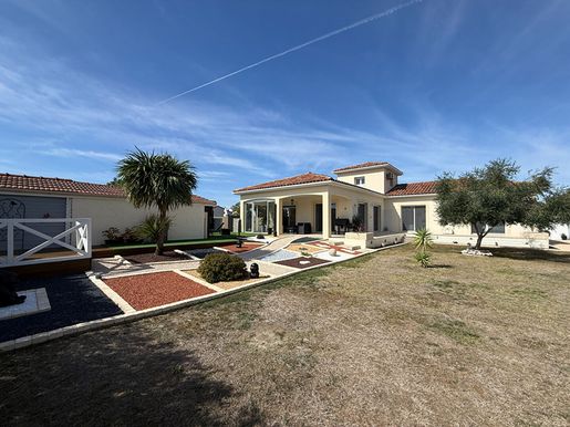 Maison 6 pièces 146 m² · à Maubourguet · 146 m² · 299 000 €