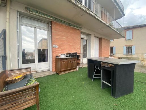 Appartement 5 pièces 113 m² · à Caussade · 113 m² · 140 000 €