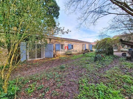 Maison 8 pièces 422 m² · à Blanquefort · 422 m² · 894 400 €