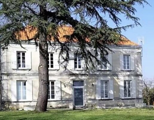 Maison 10 pièces 243 m² · à Libourne · 243 m² · 350 000 €