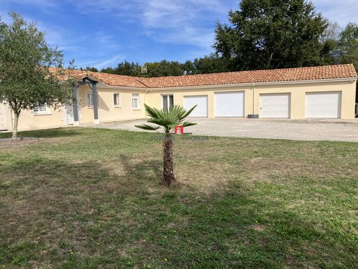 Maison 8 pièces 200 m² · à Montendre · 200 m² · 275 000 €