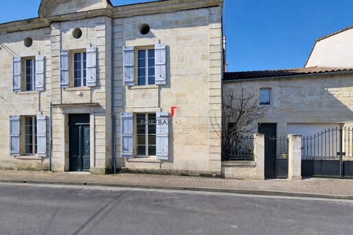 Maison 10 pièces 302 m² · à Saint-André-de-Cubzac · 302 m² · 500 000 €