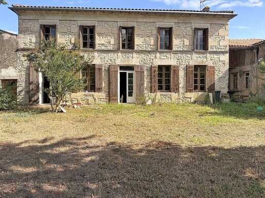 Maison 7 pièces 275 m² · à Cartelègue · 275 m² · 191 500 €