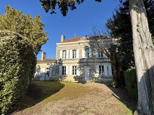 Maison 4 pièces 137 m² · à Montagne · 137 m² · 296 000 €