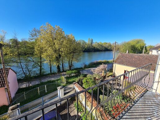 Maison 5 pièces 104 m² · à Laroche-Saint-Cydroine · 104 m² · 107 500 €