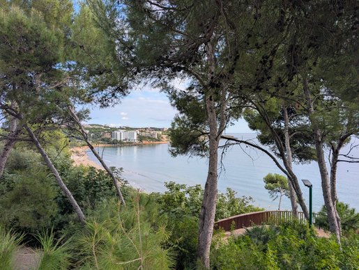Excelente apartamento com um magnífico terraço junto ao mar