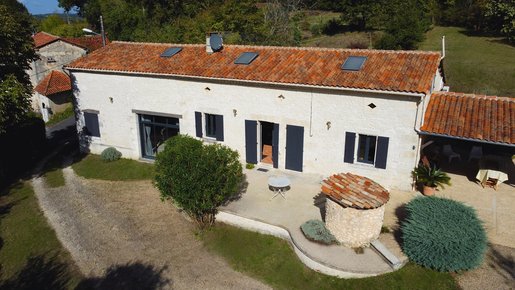 Maison 5 pièces 190 m² · à Saint Aulaye-Puymangou · 190 m² · 290 000 €