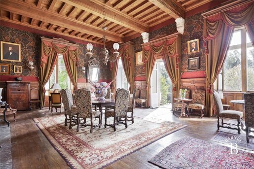 Maison 10 pièces 302 m² · à Mauvezin · 302 m² · 980 000 €