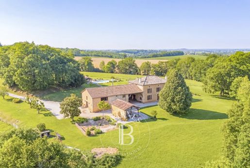 Maison 8 pièces 338 m² · à Saint-Martory · 338 m² · 690 000 €