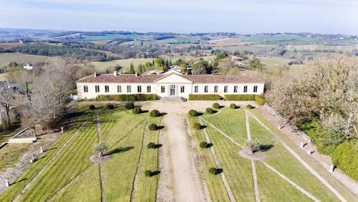 Maison 10 pièces 393 m² · à Auch · 393 m² · 1 400 000 €