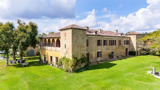 Maison 15 pièces 600 m² · à Fleurance · 600 m² · 1 470 000 €