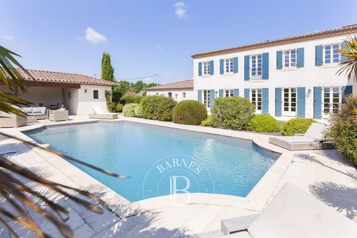 Maison 8 pièces 298 m² · à Mervilla · 298 m² · 1 100 000 €