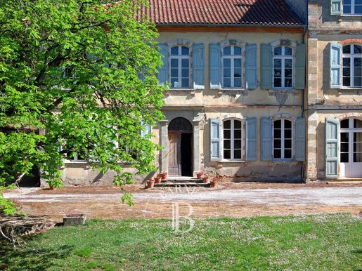 Maison 15 pièces 750 m² · à Lavaur · 750 m² · 835 000 €
