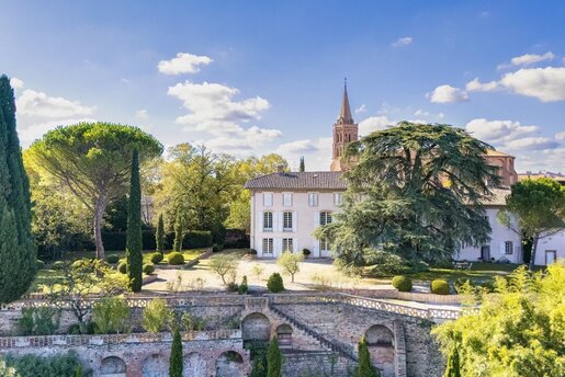 Maison 12 pièces 480 m² · à Gaillac · 480 m² · 930 000 €
