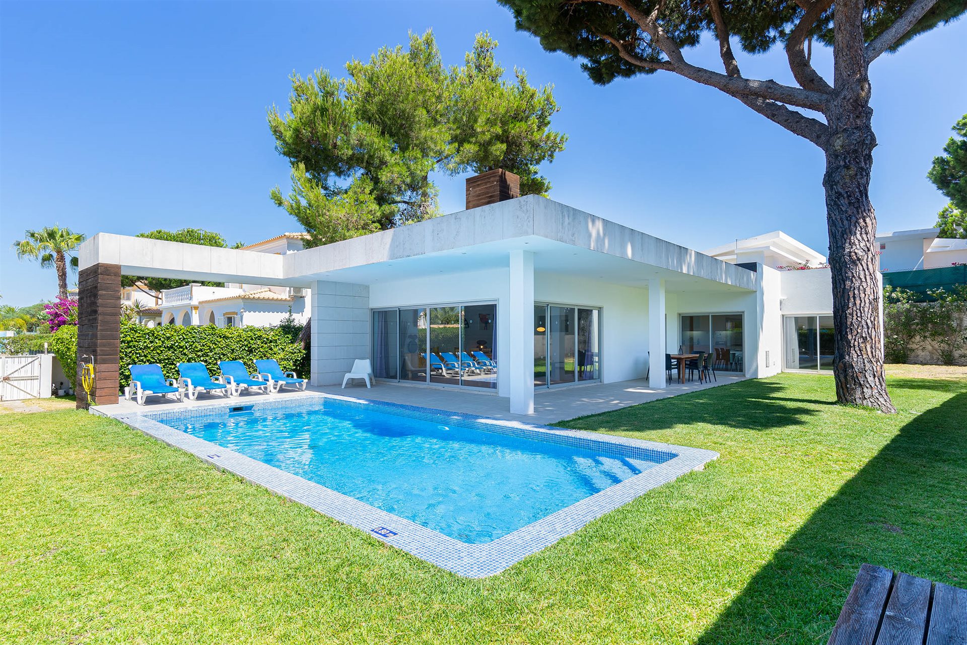 Maison de plain-pied T3 avec piscine privée en Algarve centrale