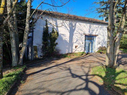Maison 10 pièces 300 m² · à Saint-Clément-les-Places · 300 m² · 378 000 €