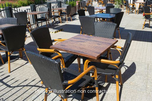 Local commercial 130 m² · à Sillingy · 130 m² · 513 600 €