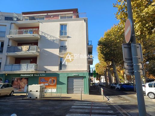 Maison 332 m² · à La Crau · 332 m² · 1 352 000 €