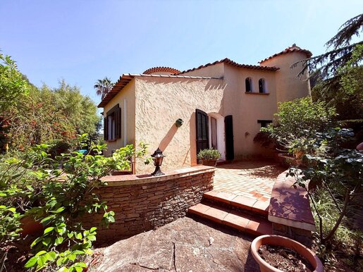 Maison 6 pièces 154 m² · à Sanary-sur-Mer · 154 m² · 884 000 €