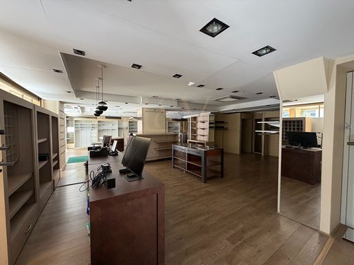 Maison 268 m² · à Mâcon · 268 m² · 439 000 €