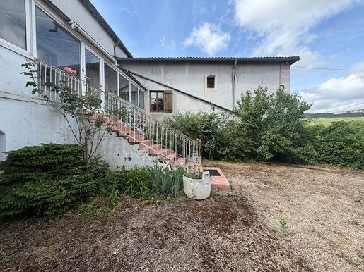 Maison 7 pièces 236 m² · à Verzé · 236 m² · 400 000 €