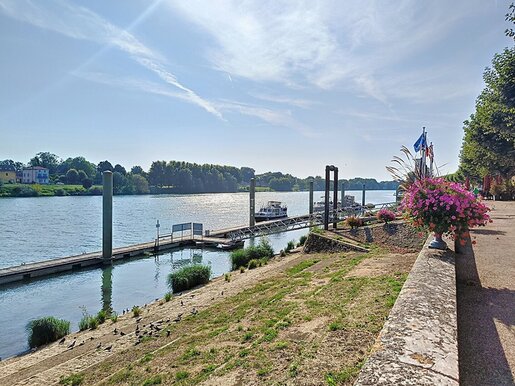 Maison 2 pièces 439 m² · à Tournus · 439 m² · 450 000 €