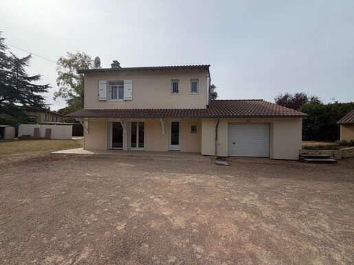 Maison 5 pièces 134 m² · à Azé · 134 m² · 335 000 €