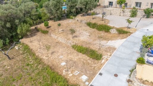Terrain 1398 m² · à Mougins · 550 000 €