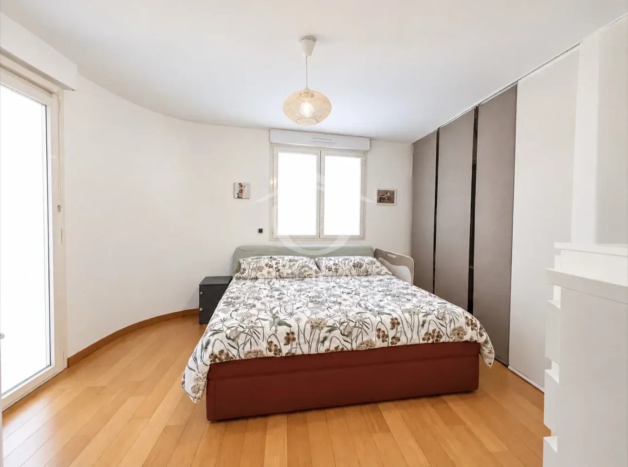 Apartment in Antibes - View 5