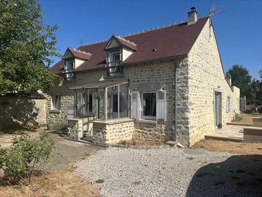 Maison 5 pièces 101 m² · à Moutiers-en-Beauce · 101 m² · 181 000 €