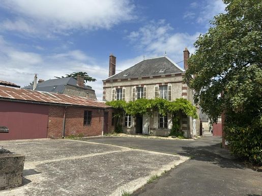 Maison 8 pièces 171 m² · à Orgères-en-Beauce · 171 m² · 232 000 €