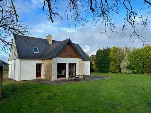Maison 6 pièces 142 m² · à Plouyé · 142 m² · 294 000 €