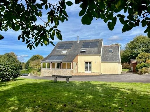 Maison 6 pièces 117 m² · à Berrien · 117 m² · 249 900 €