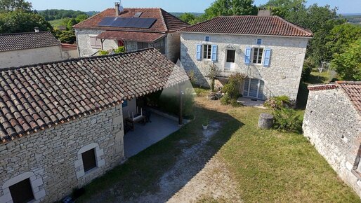 Maison 11 pièces 280 m² · à Saint-Matré · 280 m² · 357 890 €