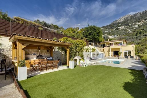 Maison 6 pièces 230 m² · à Èze · 230 m² · 2 200 000 €