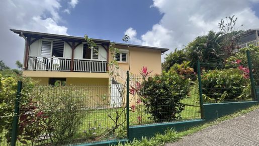 Maison 4 pièces 97 m² · au Robert · 97 m² · 398 000 €