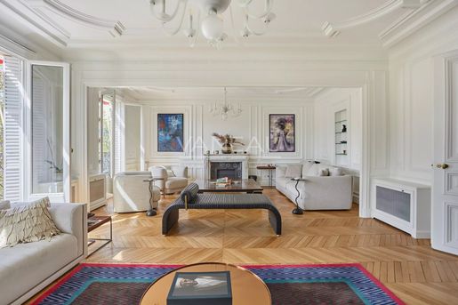 Appartement 6 pièces 171 m² · à Paris 8ème · 171 m² · 4 340 000 €