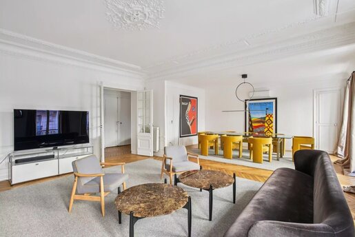 Appartement 5 pièces 145 m² · à Paris 8ème · 145 m² · 2 070 000 €